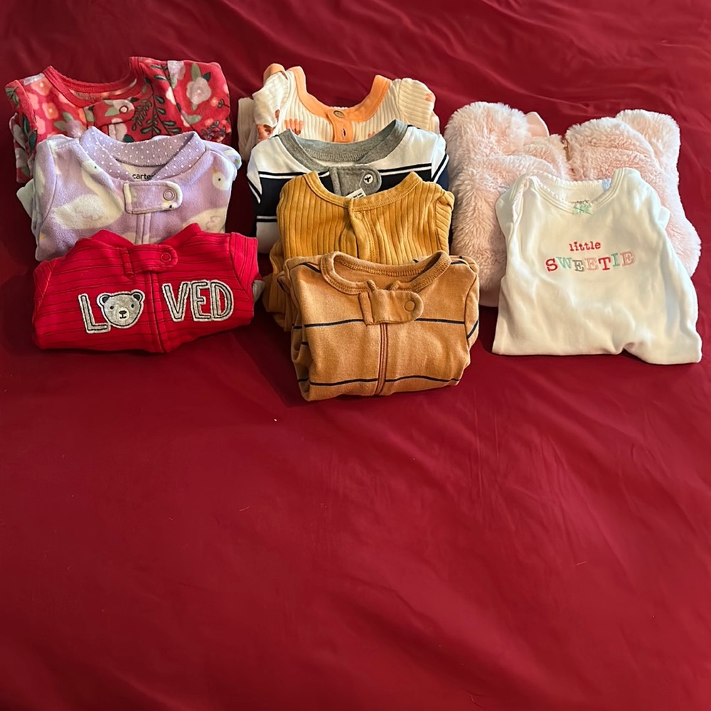 Newborn onesies - Picture 1 of 8